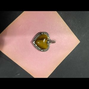 Beautiful tigers eye pendant. 925 Sterling silver.